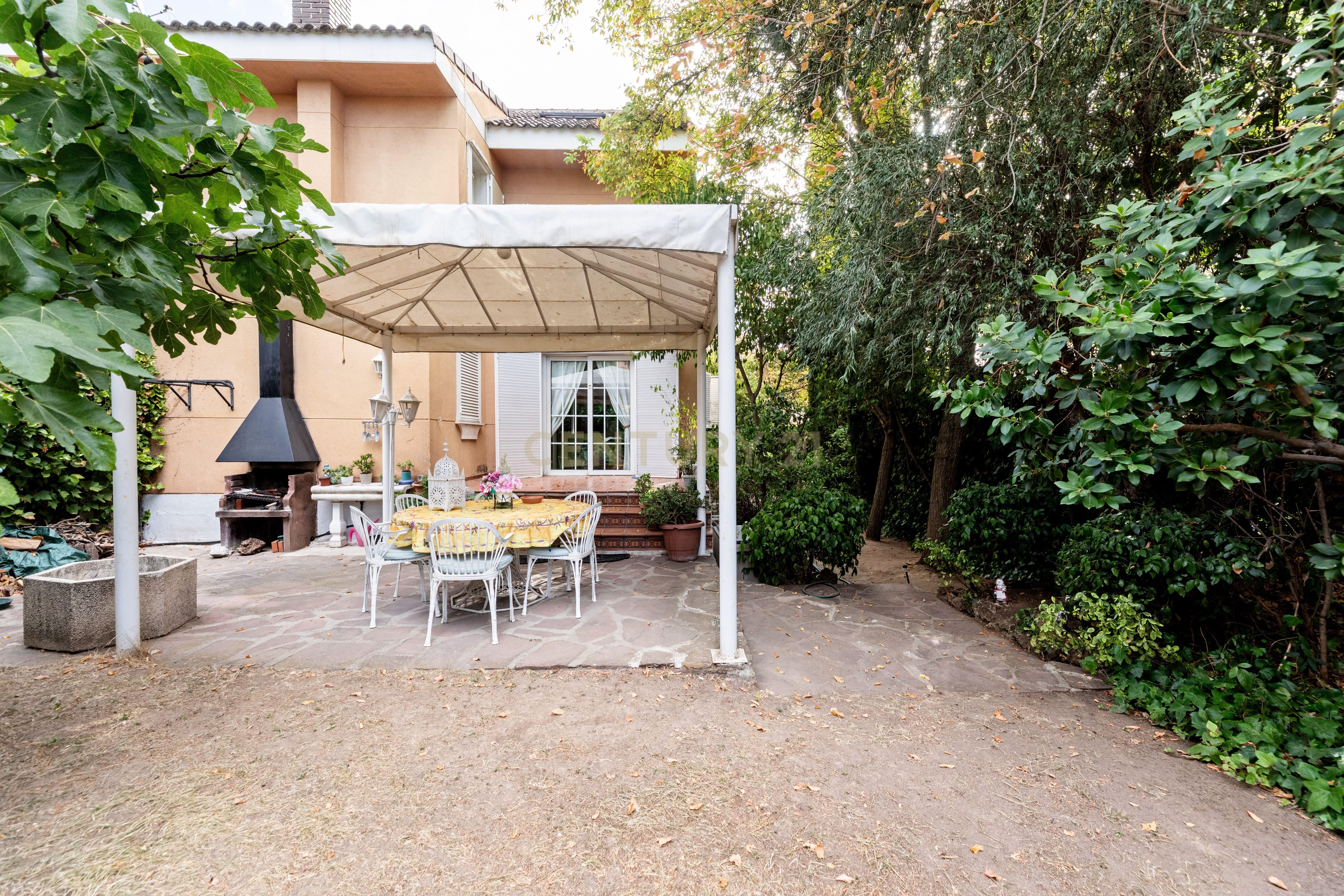 Garden of House or chalet for sale in Cobeña  with Storage room and Alarm