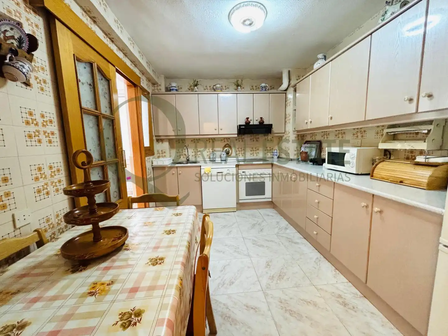 Kitchen of Flat for sale in El Campello  with Terrace, Furnished and Balcony
