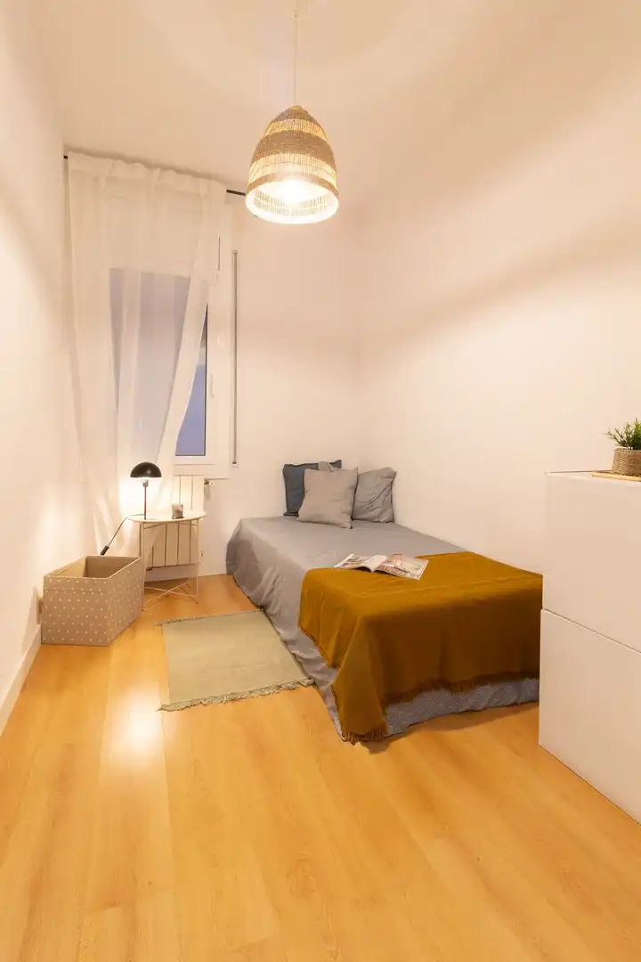 Habitación de Piso en venta en Barcelona con Calefacción, Terraza y Balcón