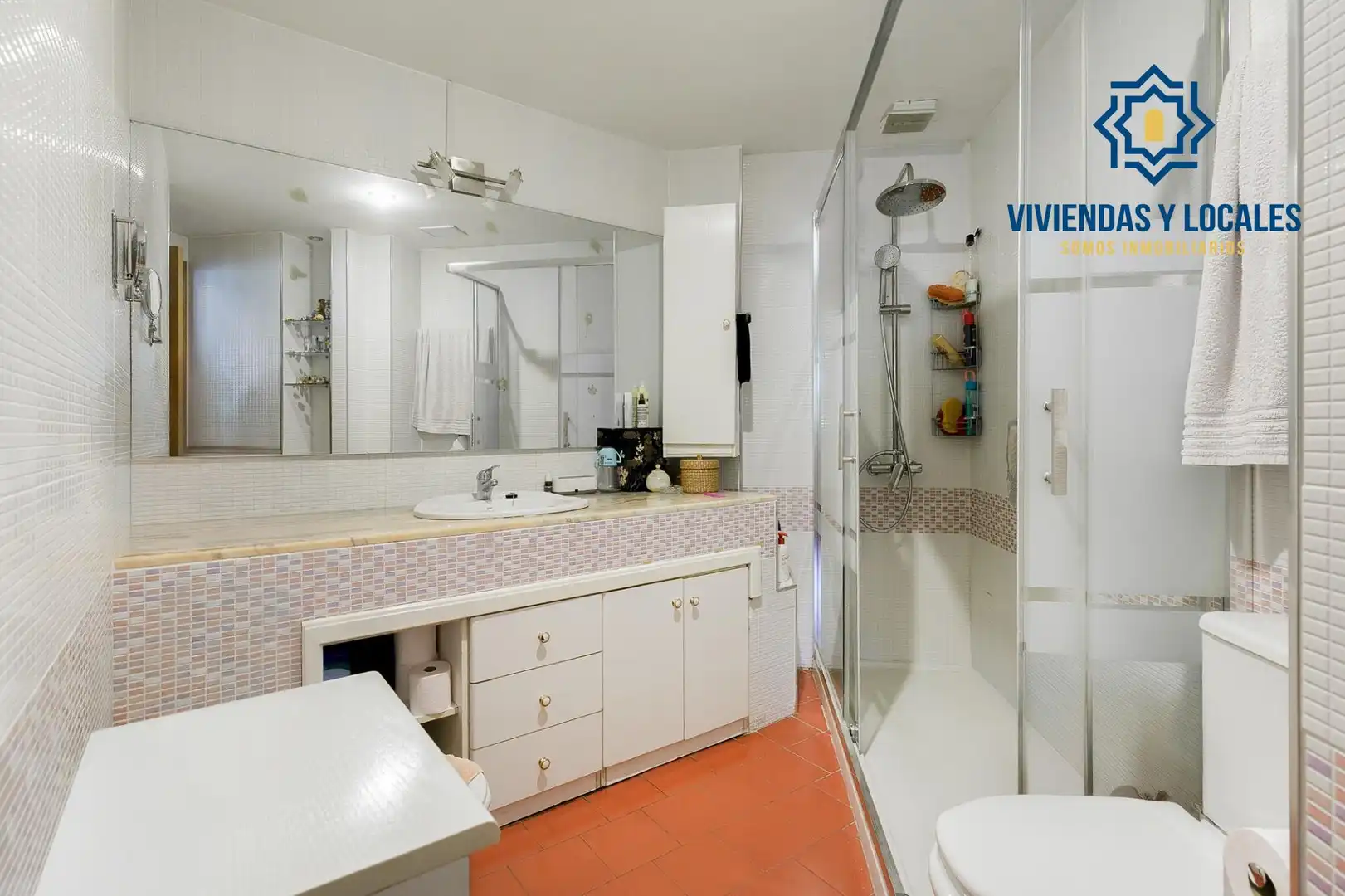 Bathroom of Houses for sale in Granada