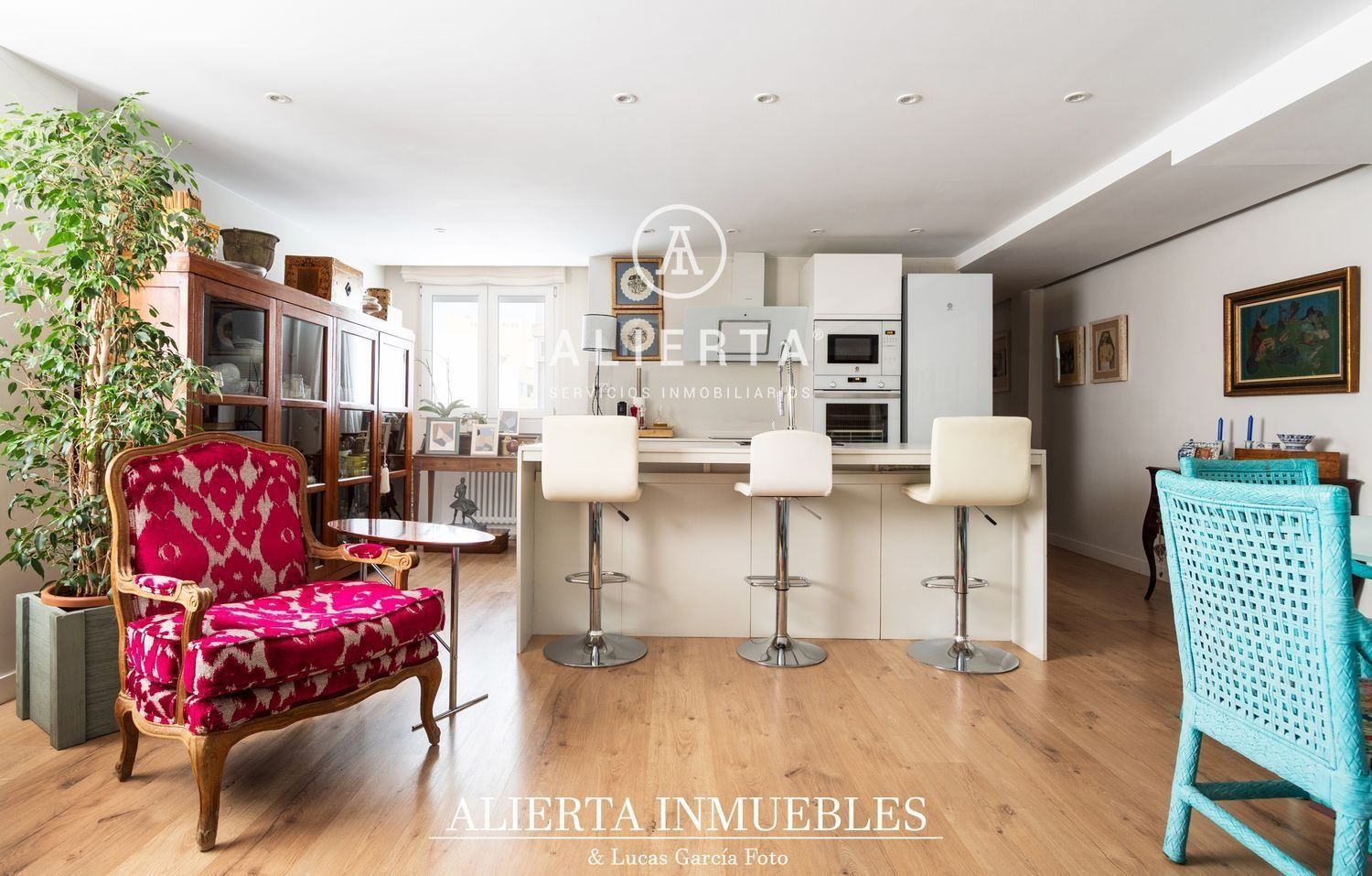 Exterior view of Flat for sale in  Zaragoza Capital  with Air Conditioner, Heating and Storage room