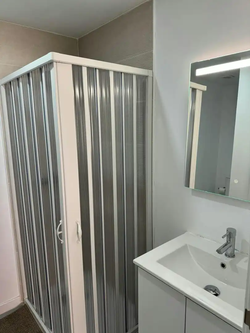 Bathroom of Flat for share in Alfafar, Valencia