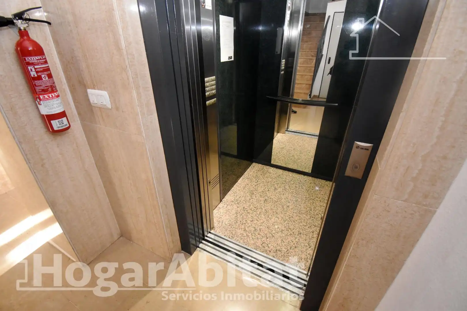 Piso con terraza en venta en Calle Penyagolosa, imagen 59
