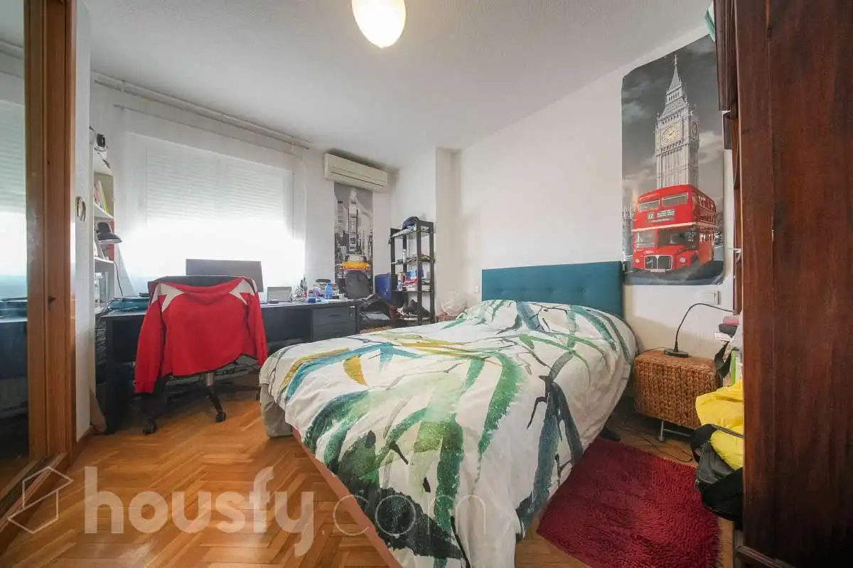 Habitación de Piso en venta en Madrid con Aire acondicionado