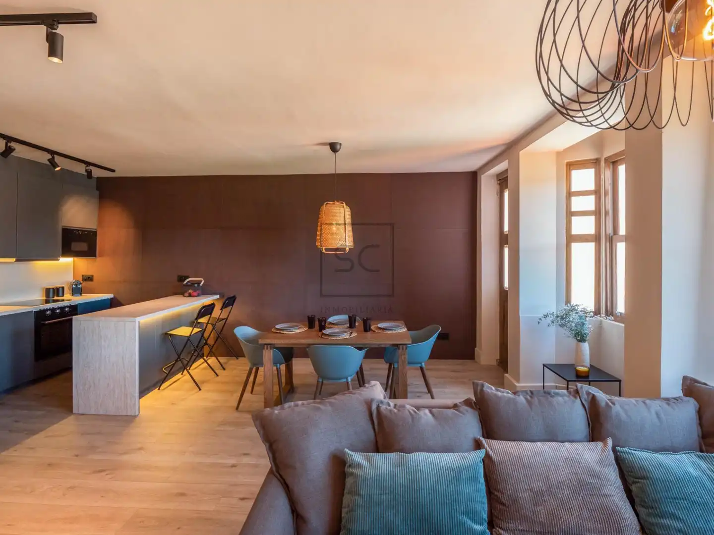 Sala d'estar de Apartament en venda en Pontedeume amb Calefacció, Parquet i Moblat