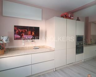 Cuina de Apartament de lloguer en  Valencia Capital amb Aire condicionat, Calefacció i Moblat