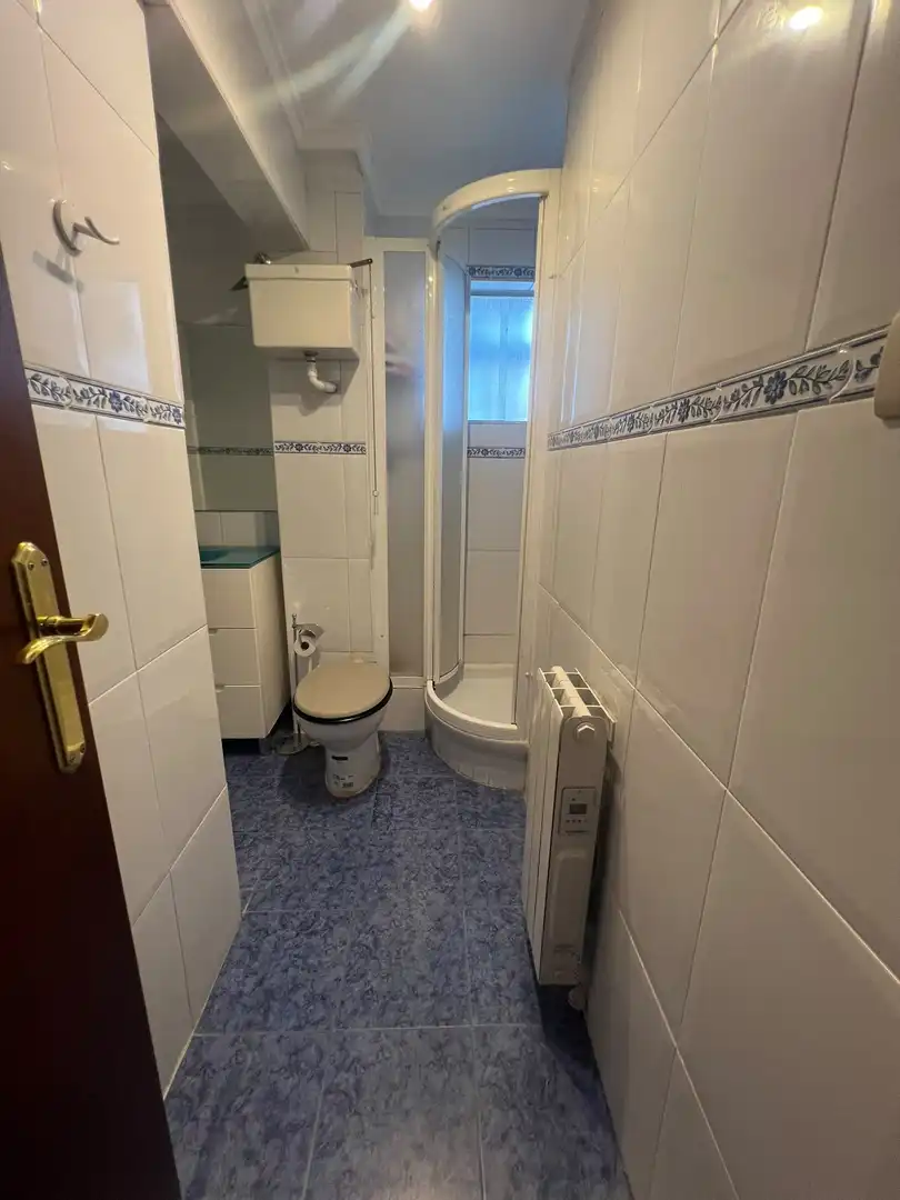 Baño de Piso en venta en Bilbao  con Calefacción y Balcón