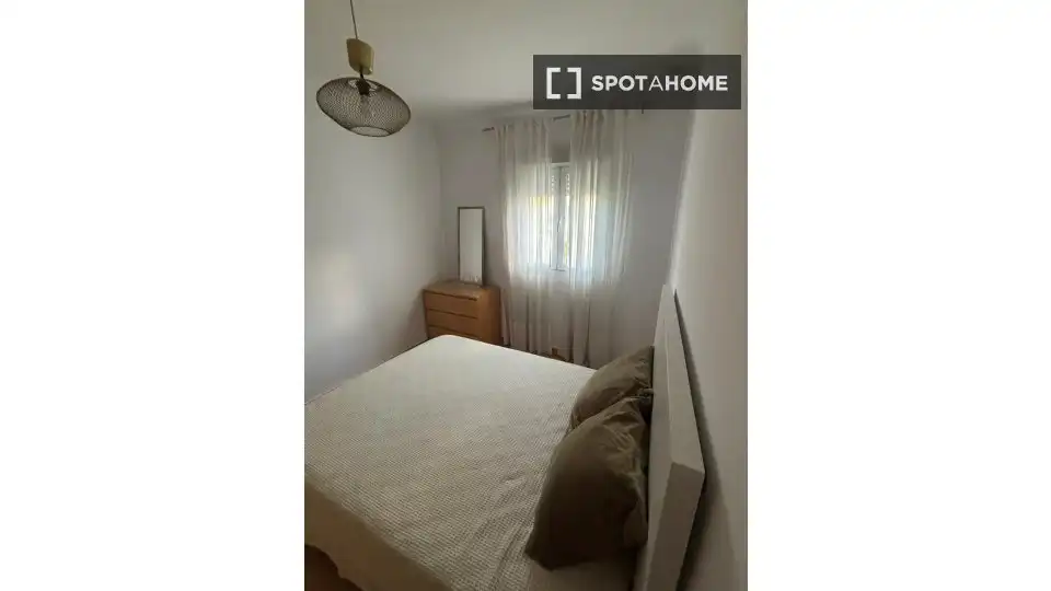 Bedroom of Apartments for share in Sevilla  with Air Conditioner, Terrace and Furnished