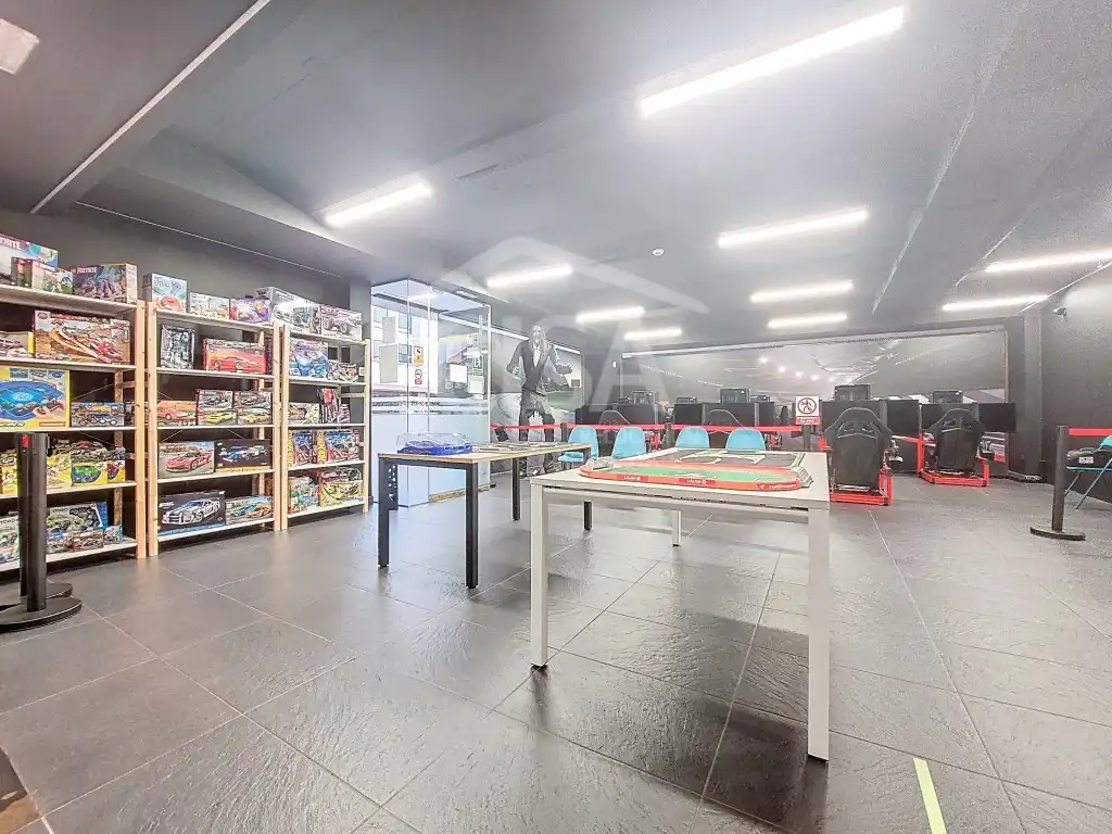 Locale commerciale in affitto a Carrer Isabelle Sandy, 2-4 2-4, imagen 28