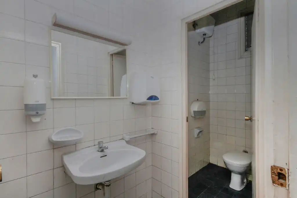 Bathroom of Commercial properties for rent in Barcelona
