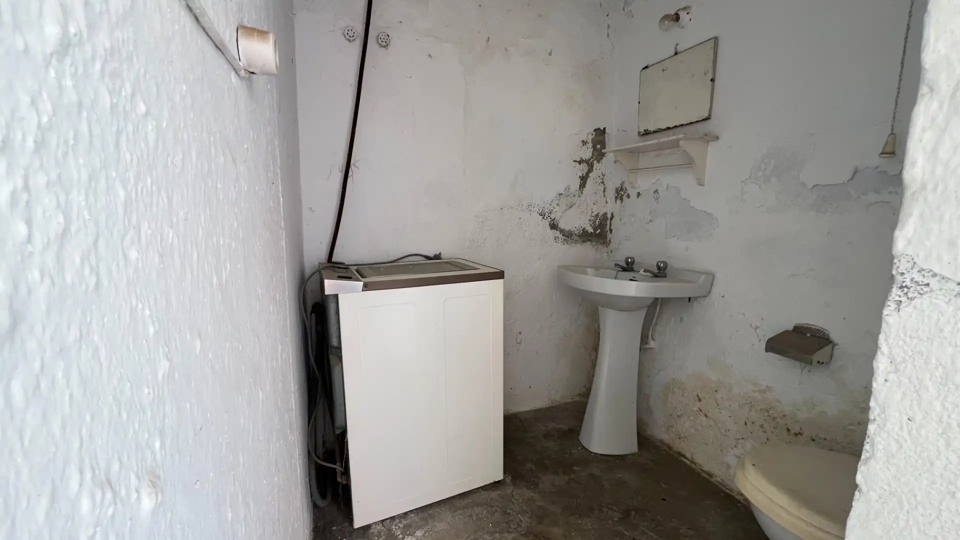Badezimmer von Einfamilien-Reihenhaus zum Verkauf in Padul mit Terrasse, Abstellraum und Möbliert