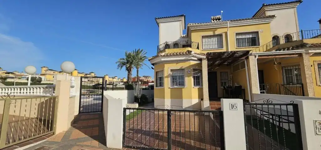 Detached house with terrace for sale in Algorfa