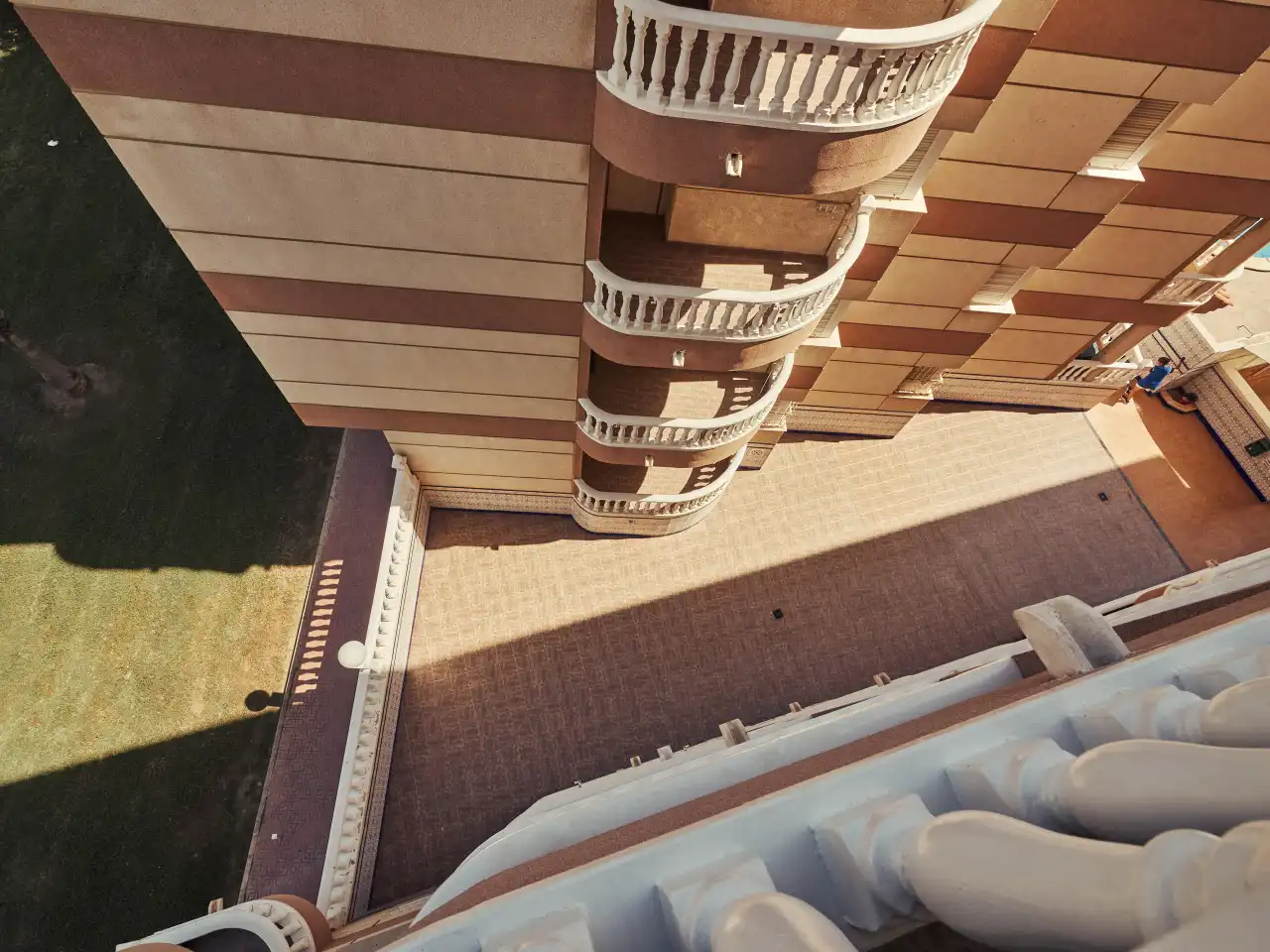 Außenansicht von Wohnungen zum Verkauf in Torrevieja mit Klimaanlage, Heizung und Terrasse