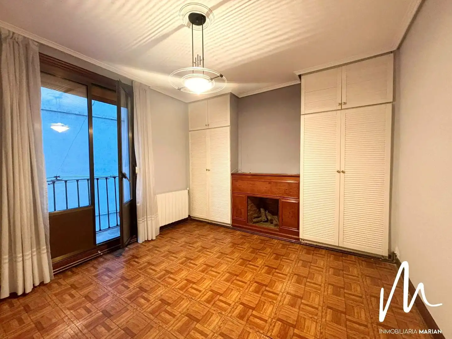 Wohnzimmer von Wohnung zum Verkauf in Bilbao  mit Heizung