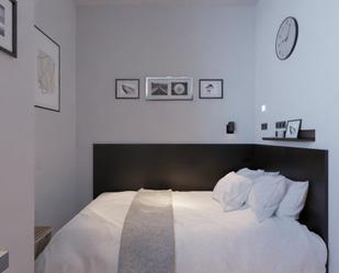 Bedroom of Flat to share in  Pamplona / Iruña  with Air Conditioner, Furnished and Internet