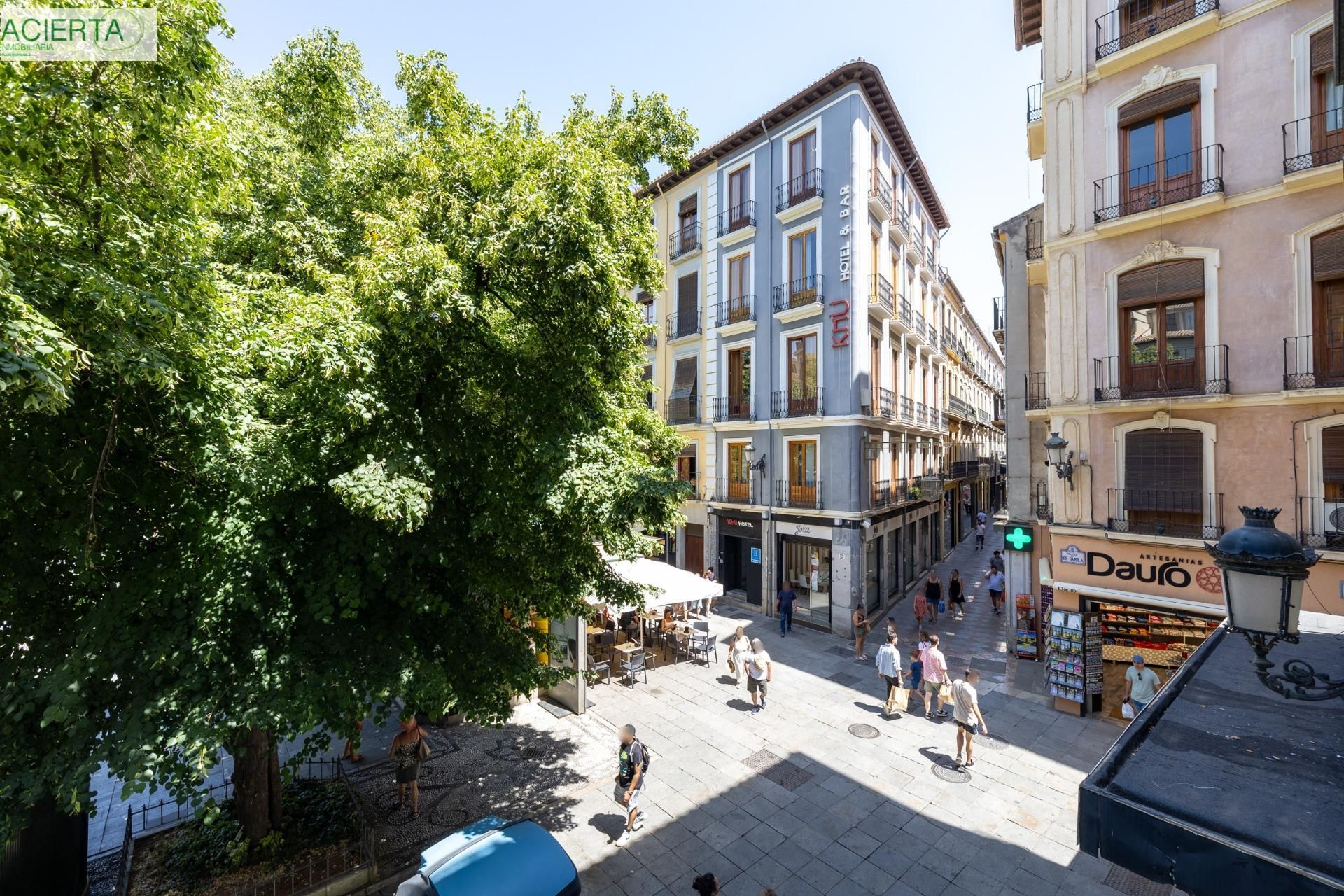 Vista exterior de Pis en venda en  Granada Capital amb Aire condicionat, Calefacció i Balcó