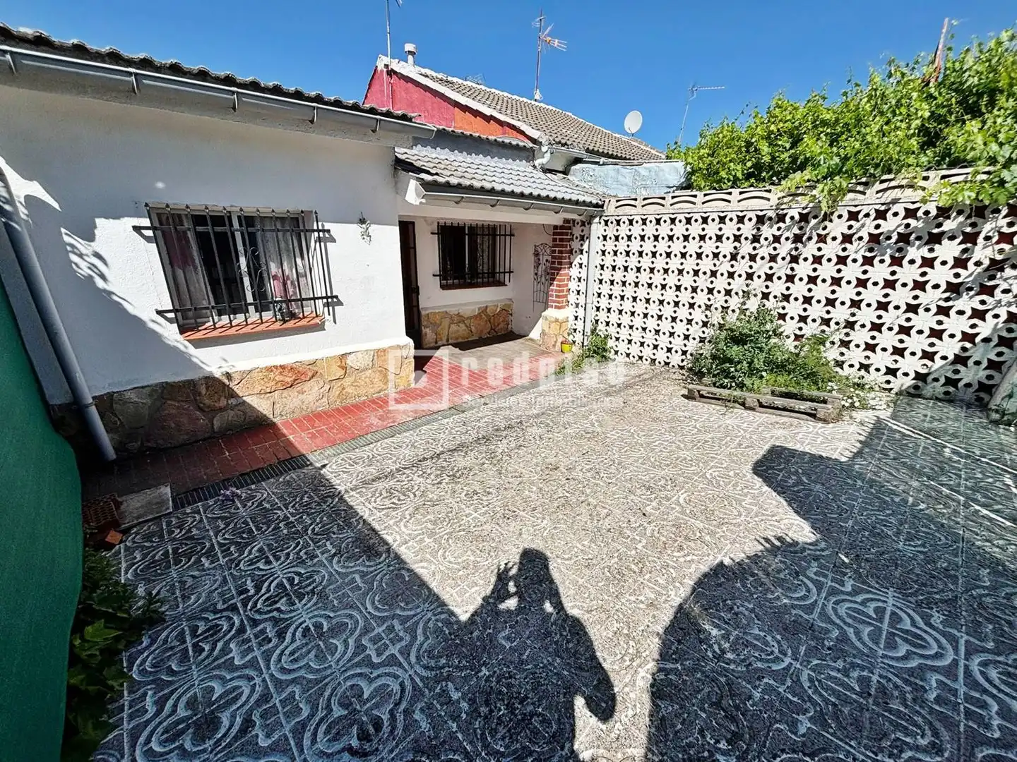 Vista exterior de Casa o xalet en venda en Trijueque amb Calefacció, Jardí privat i Traster