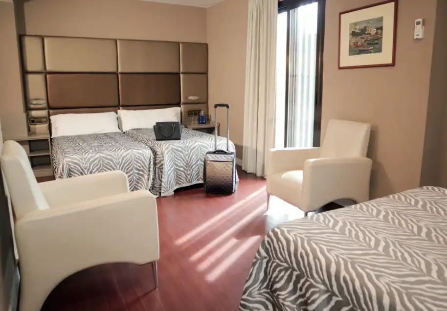 Hotel zum Verkauf in Avinguda de Paiporta 54