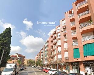 Vista exterior de Àtic en venda en Sant Boi de Llobregat amb Terrassa