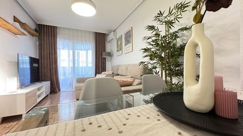 ÁTICO EN TORREVIEJA CON 2 DORMITORIOS, 1 BAÑO  GARAJE CERCA DE LA PLAYA