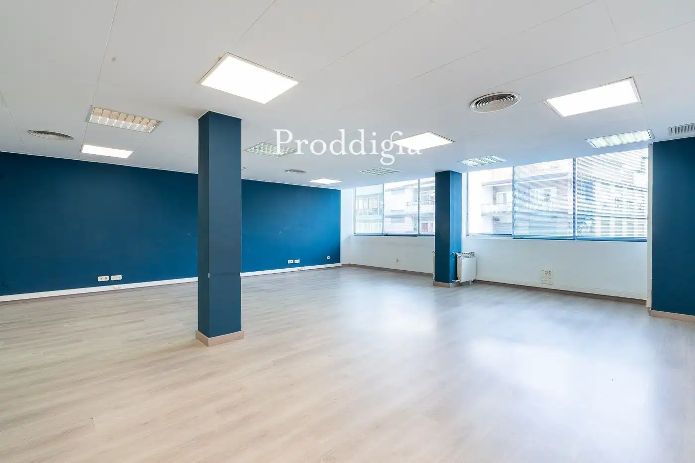 Office for rent in Barcelona  with Air Conditioner, Heating and Internet