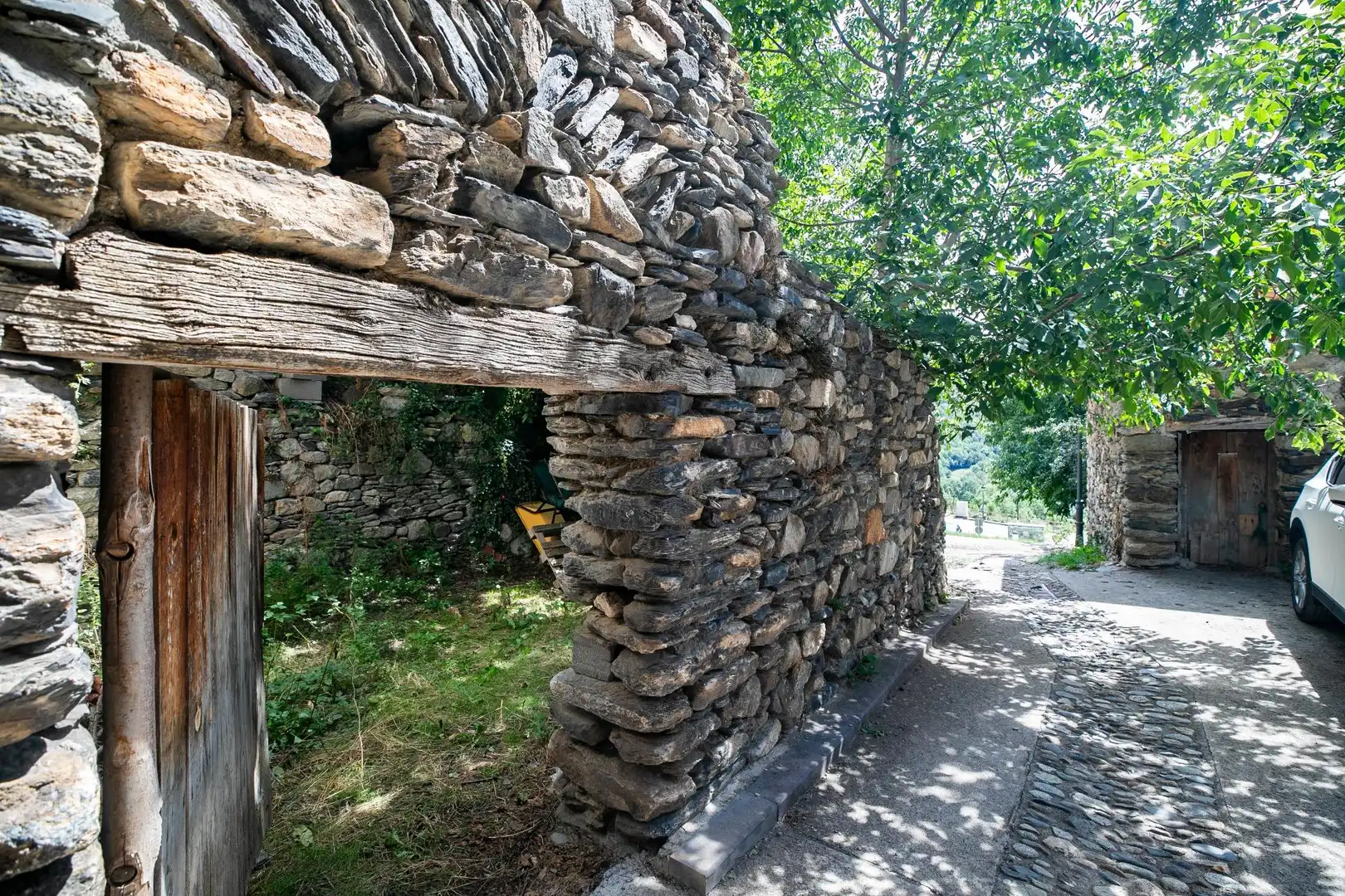Country homes for sale in Sahún