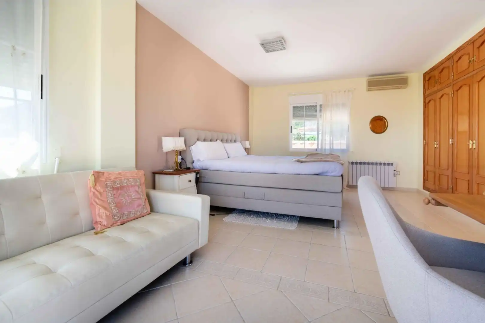 Dormitori de Casa o xalet de lloguer en Polop amb Aire condicionat, Jardí privat i Terrassa
