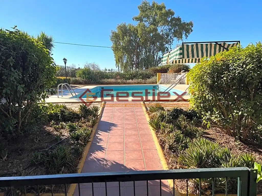 Casa amb piscina en venda a Almendralejo, imagen 5