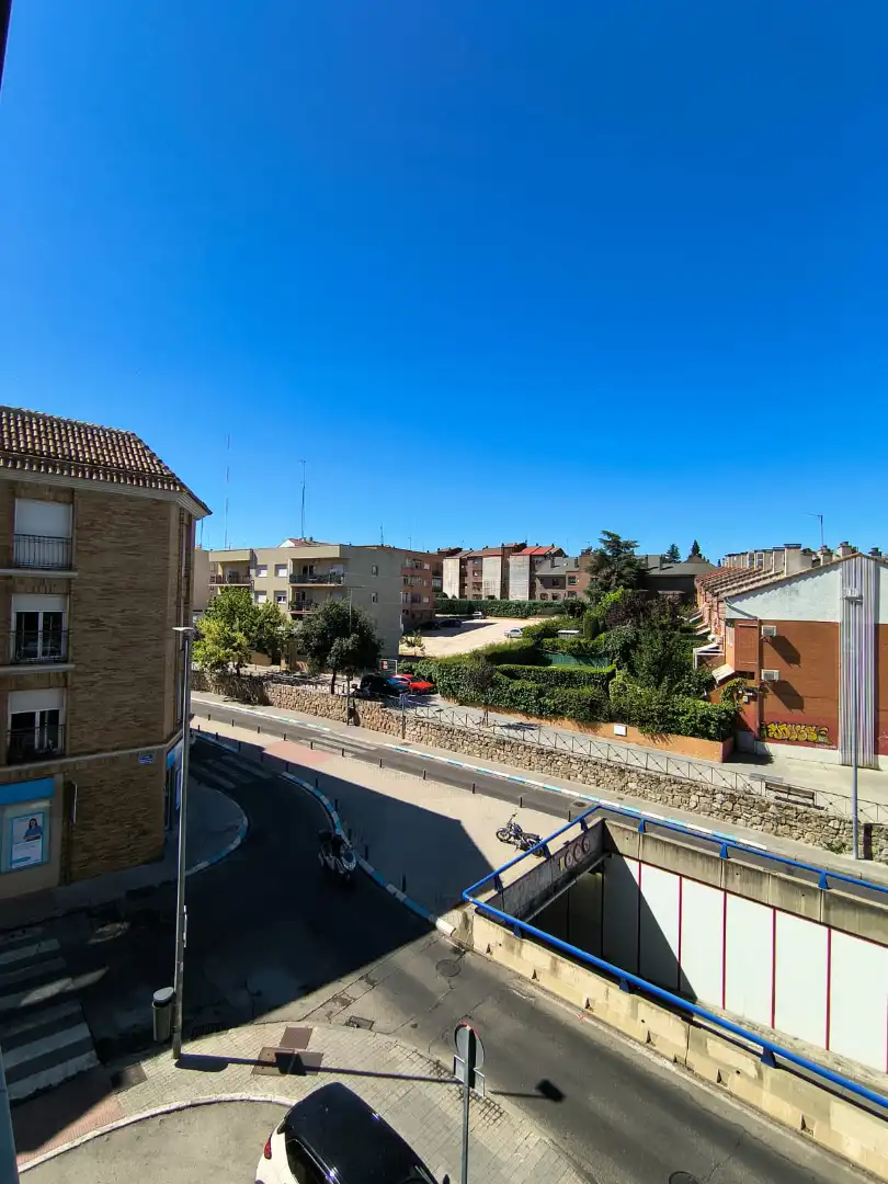 Vista exterior de Oficina en venda en Las Rozas de Madrid amb Aire condicionat i Terrassa