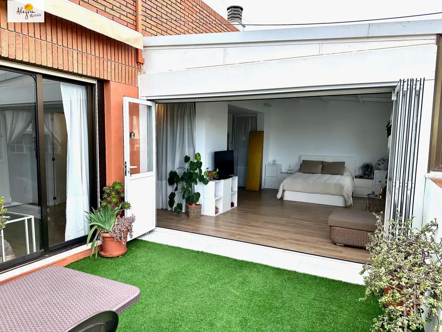 Terrasse von Dachboden zum Verkauf in Valencia mit Klimaanlage und Möbliert