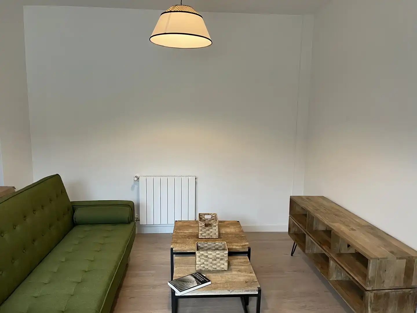 Sala d'estar de Pis de lloguer en Entrambasaguas amb Piscina