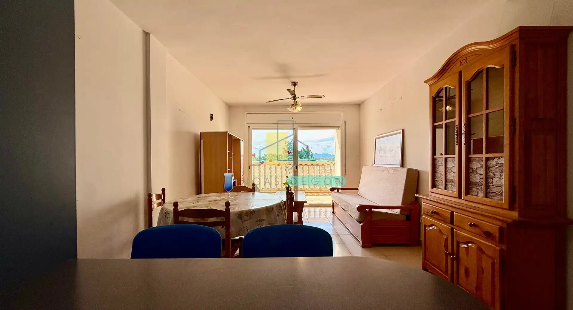 Sala de estar de Apartamento en venta en Empuriabrava con Calefacción, Terraza y Amueblado