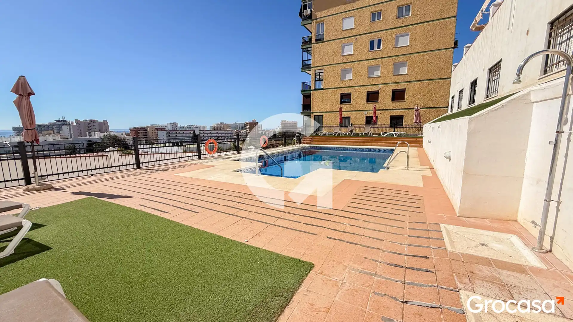 Swimming pool of Flat for sale in Torremolinos  with Air Conditioner, Heating and Terrace