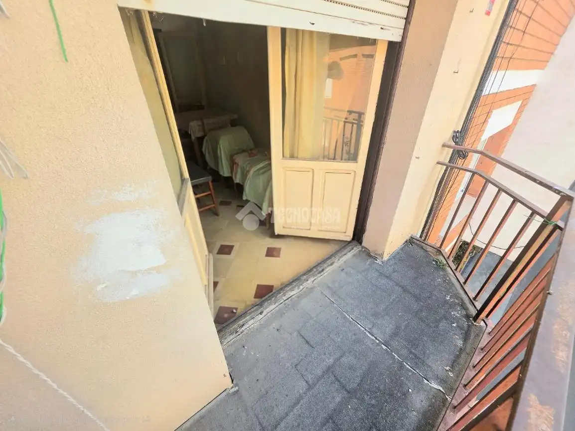 Terraza de Piso en venta en Santa Coloma de Gramenet con Balcón