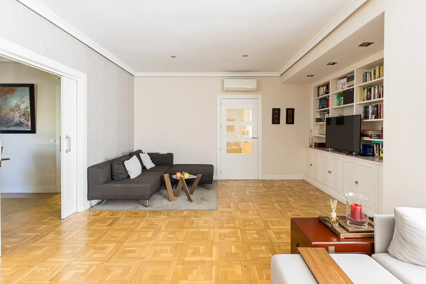 Wohnzimmer von Wohnung zum Verkauf in Madrid mit Klimaanlage, Heizung und Privatgarten
