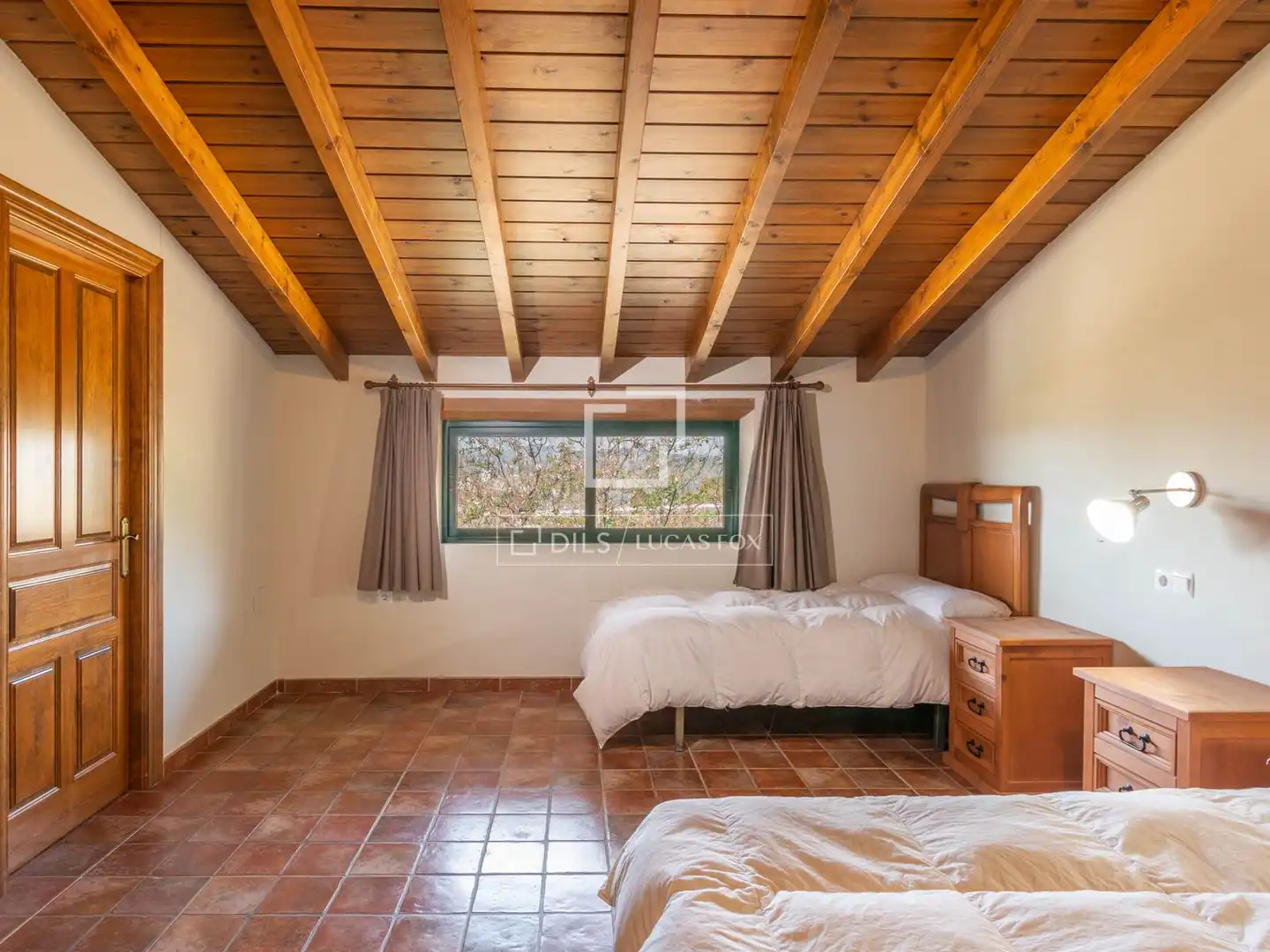 Dormitori de Finca rústica en venda en Málaga amb Jardí privat, Terrassa i Traster