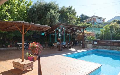 Piscina de Casa o xalet en venda en Bigues i Riells amb Calefacció, Jardí privat i Terrassa