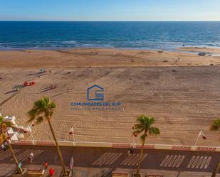 Vista exterior de Apartament de lloguer en  Cádiz Capital amb Parquet