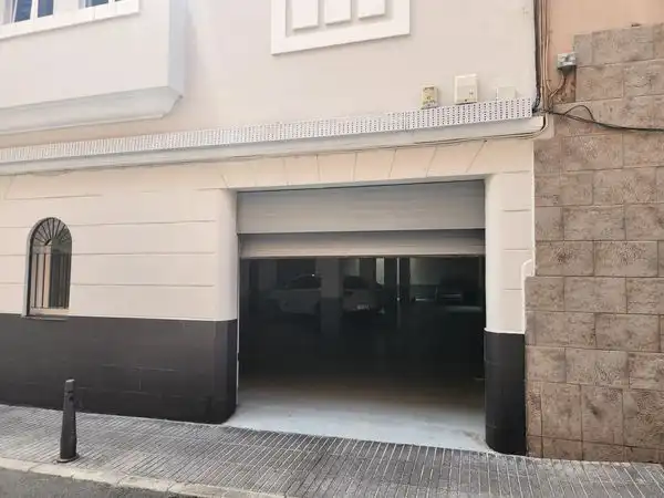 Parkplatz von Wohnung zur Miete in Las Palmas de Gran Canaria mit Möbliert und Waschmaschine