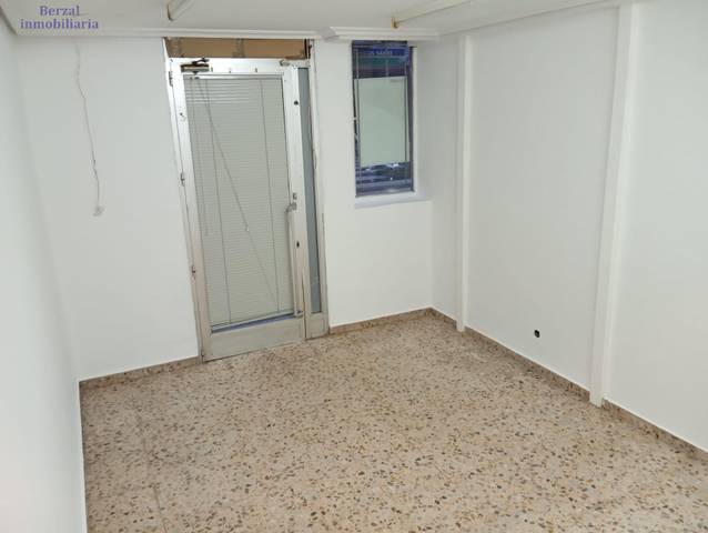 Local comercial en Alquiler en Calle Huesca en Jesuitas