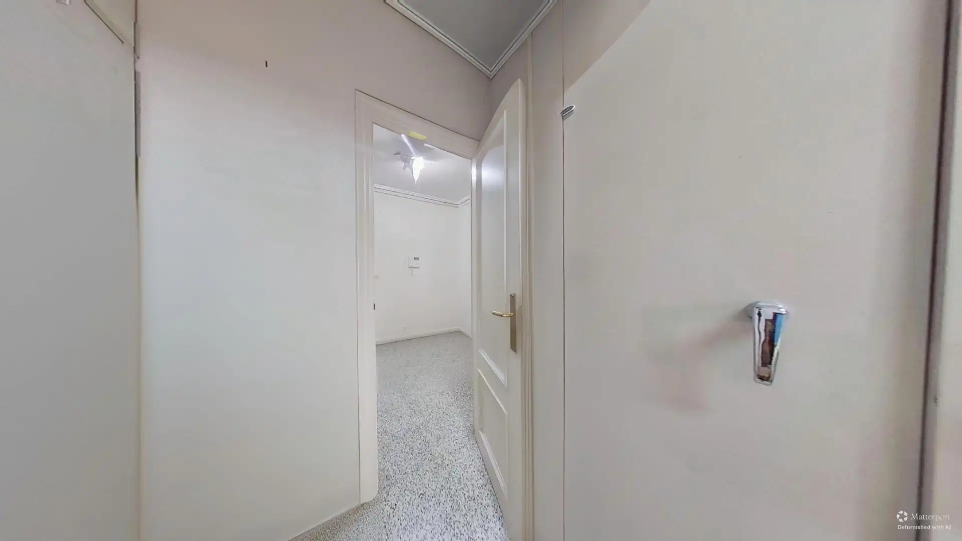 Flat for sale in Valencia  with Air Conditioner, Terrace and Storage room