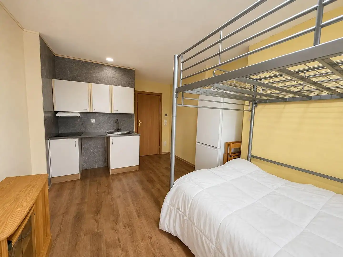 Bedroom of Study for sale in Empuriabrava  with Air Conditioner, Terrace and Furnished