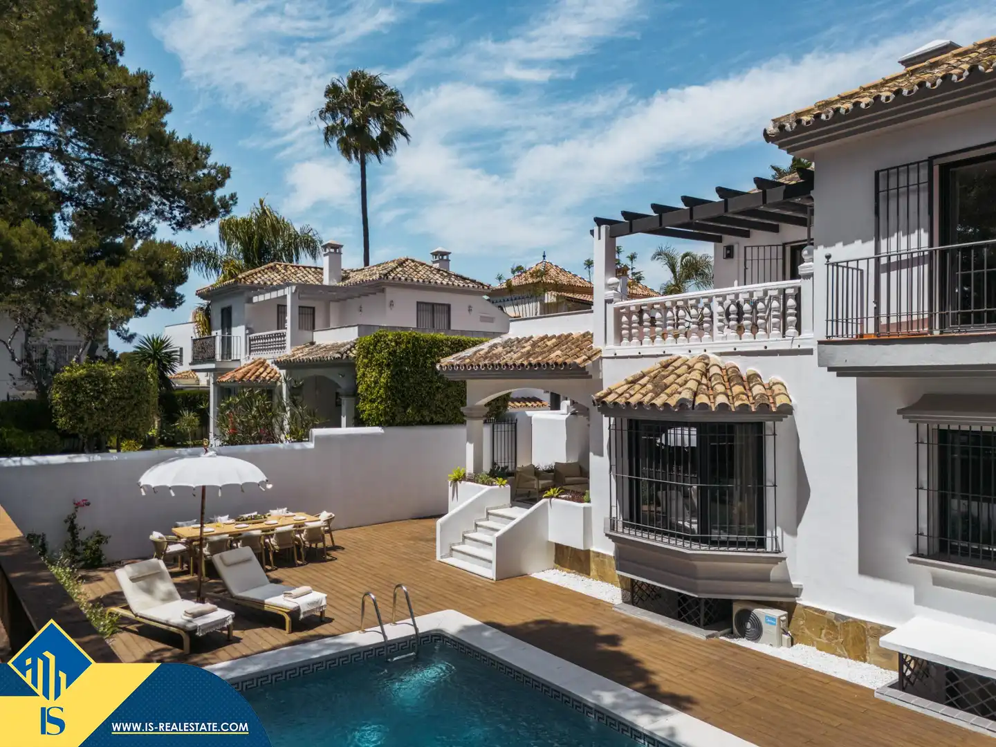 Chalet con piscina en venta en Nueva Andalucía, imagen 3
