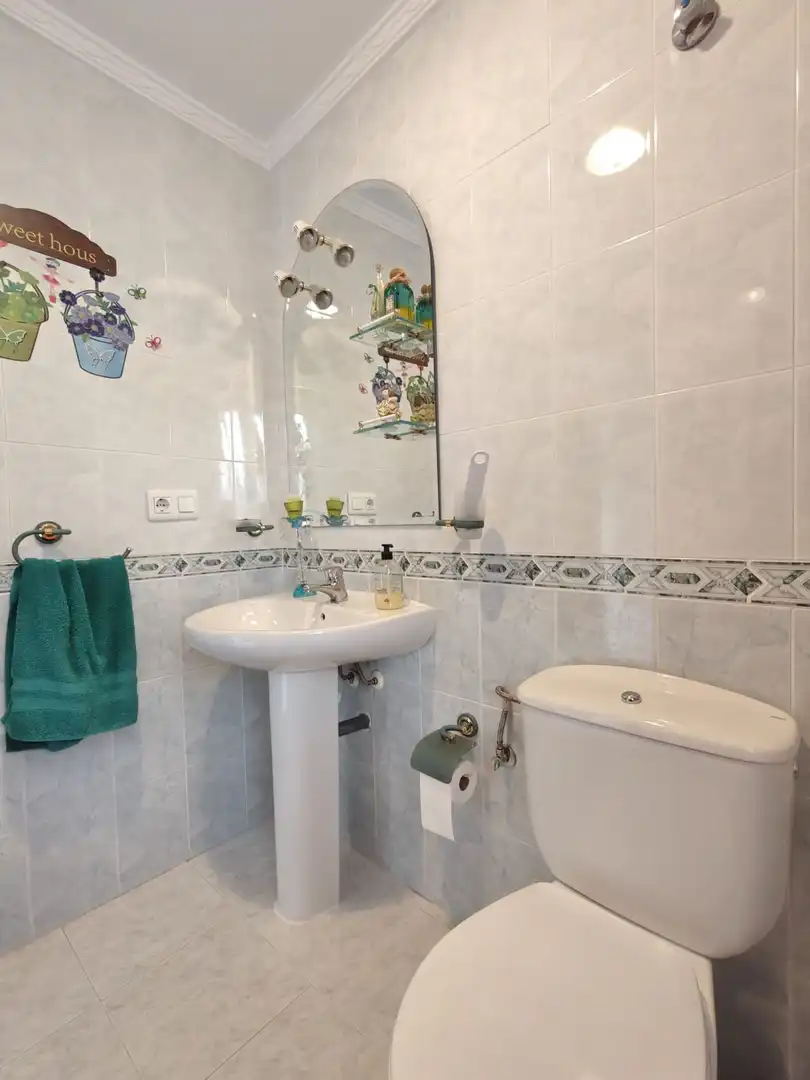 Baño de Casa o chalet en venta en Cúllar Vega con Calefacción y Trastero