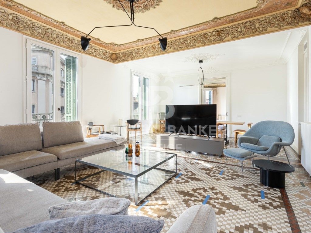 Sala d'estar de Àtic de lloguer en  Barcelona Capital amb Terrassa, Piscina i Balcó
