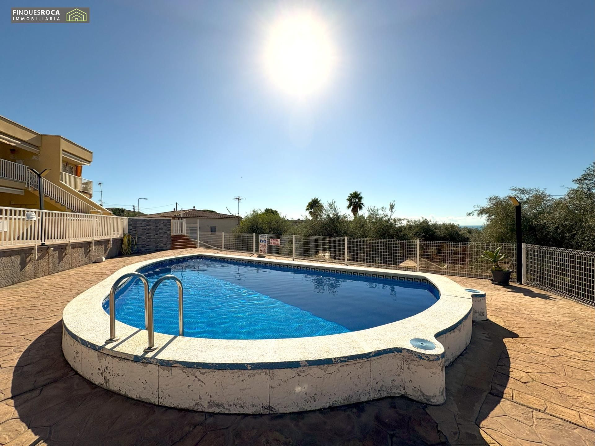 Piscina de Apartamento en venta en Alcanar con Aire acondicionado, Terraza y Trastero