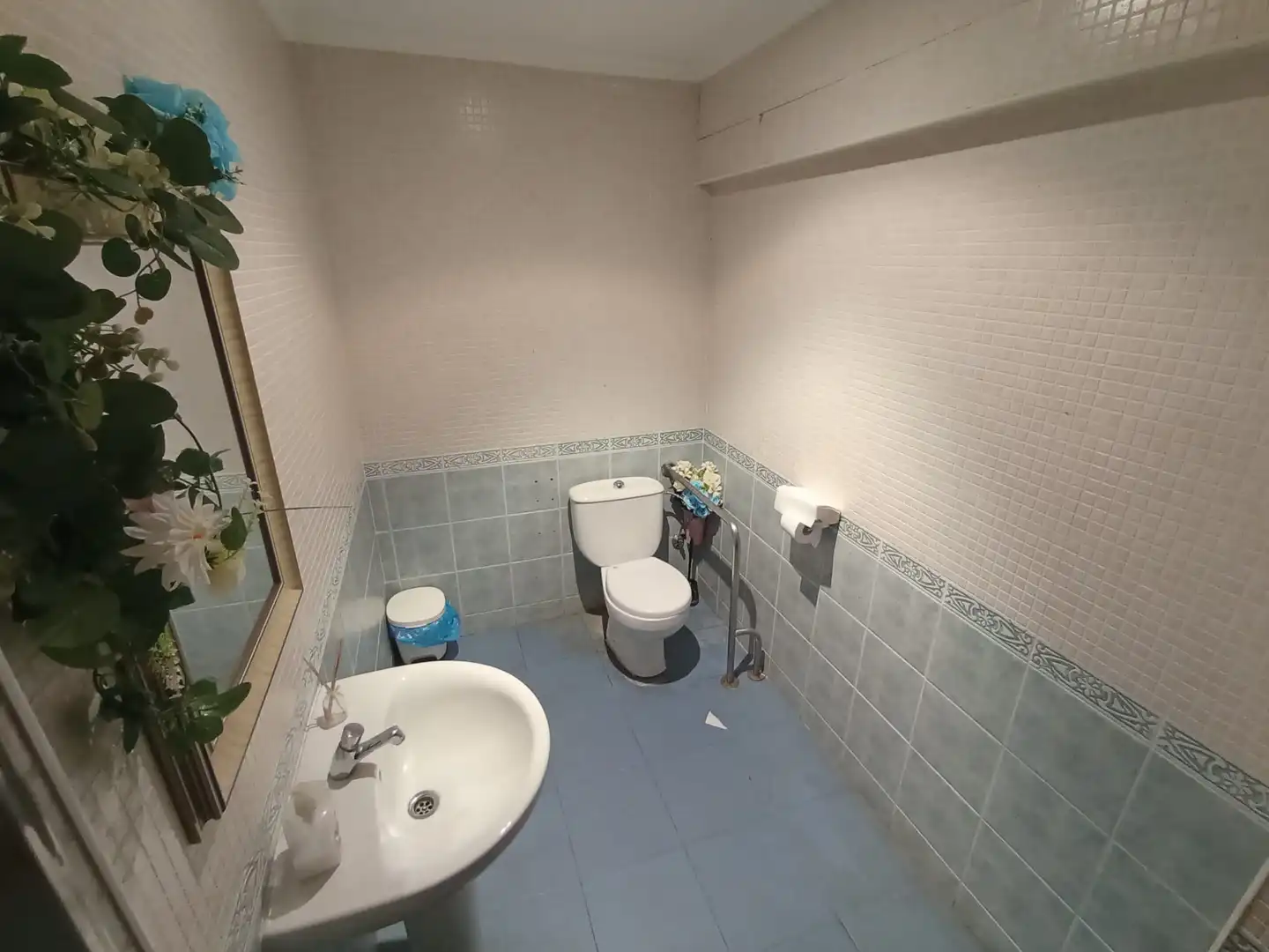 Baño de Local en venta en Chipiona
