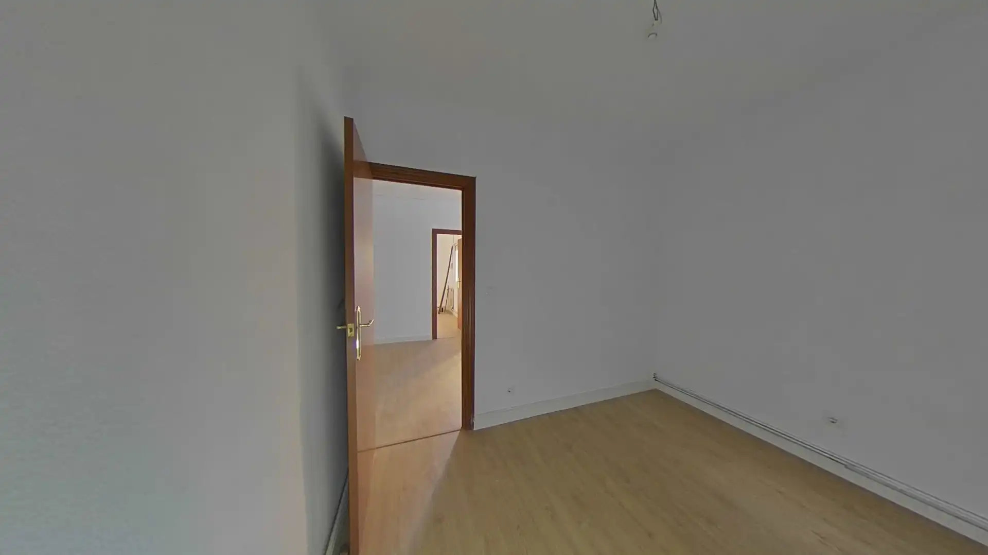 Habitación de Piso en venta en L'Hospitalet de Llobregat con Parquet y Balcón