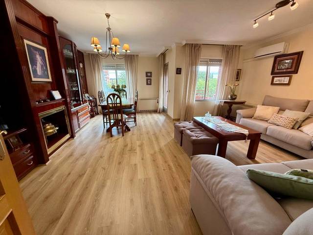 Piso en Venta en Paseo Poeta Manuel Machado, 24 en Santa María de Benquerencia