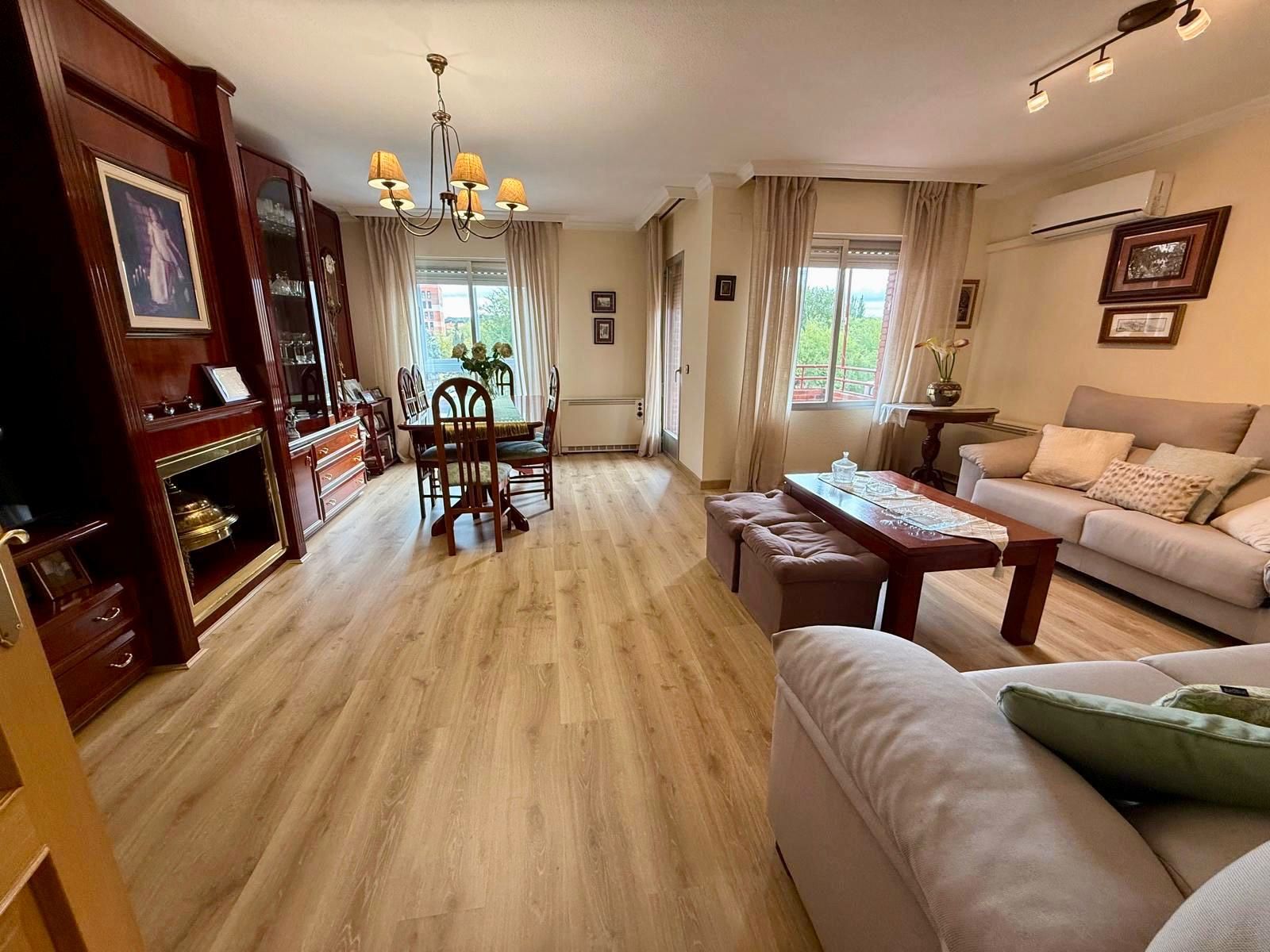 Sala de estar de Piso en venta en  Toledo Capital con Aire acondicionado, Calefacción y Terraza